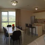 Otel White Rock Castle & 3*