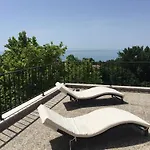 Otel White Rock Castle &