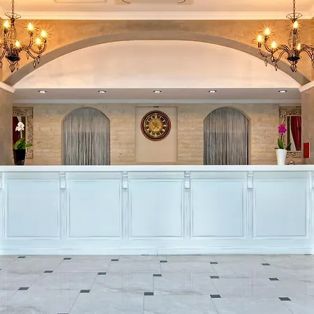 White Rock Castle & Hotell Baltjik