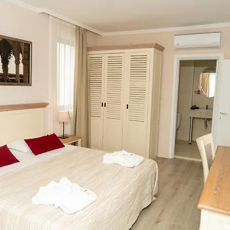 Hotell White Rock Castle & 3*