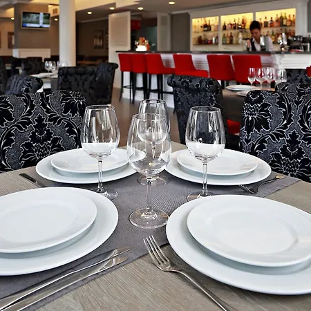 White Rock Castle & Wellness Club Hotel 3*
