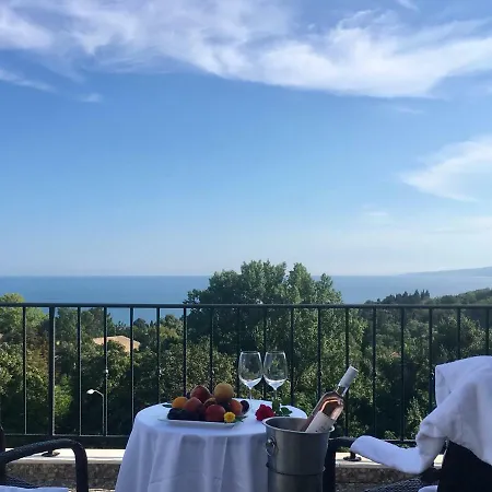 Hotell White Rock Castle & Baltjik
