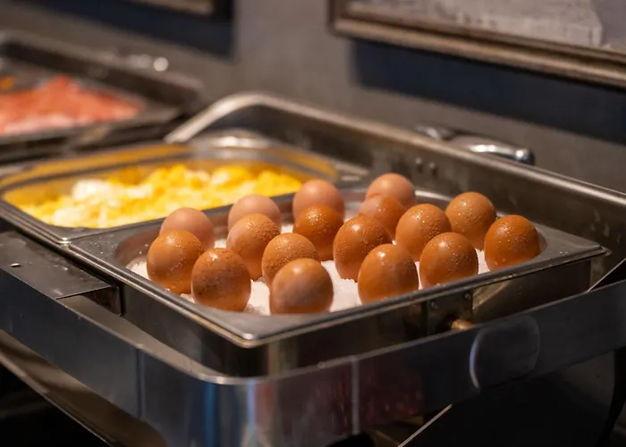 White Rock Castle & 3*