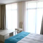 White Rock Castle & 3*