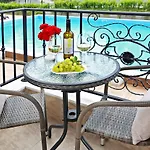 Hotel White Rock Castle &