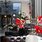 White Rock Castle & 3*