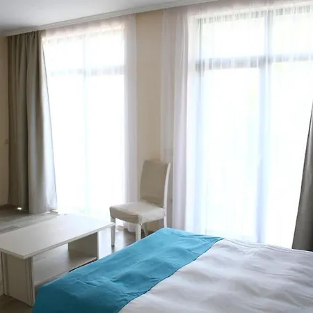 White Rock Castle Hotel & Wellness Club 3*