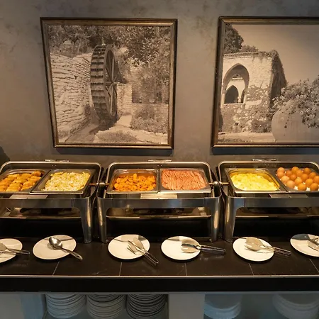 White Rock Castle Hotel & Wellness Club 3*