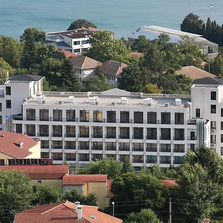 White Rock Castle Hotel & Wellness Club 3*