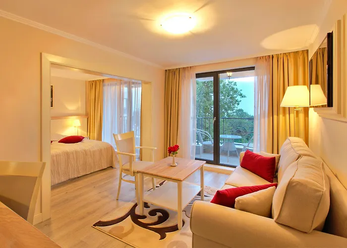 White Rock Castle & Hotel 3*