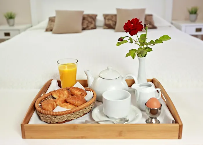 White Rock Castle & 3*