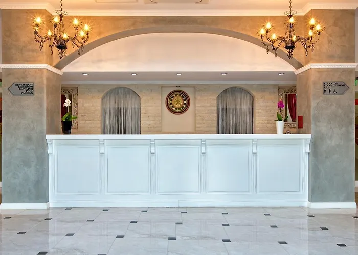 White Rock Castle & Ξενοδοχείο Μπαλτσίκ