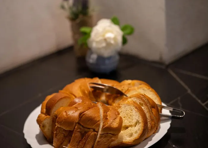 White Rock Castle & 3*