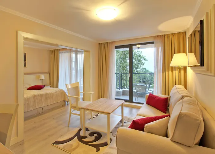 White Rock Castle & 3* Μπαλτσίκ