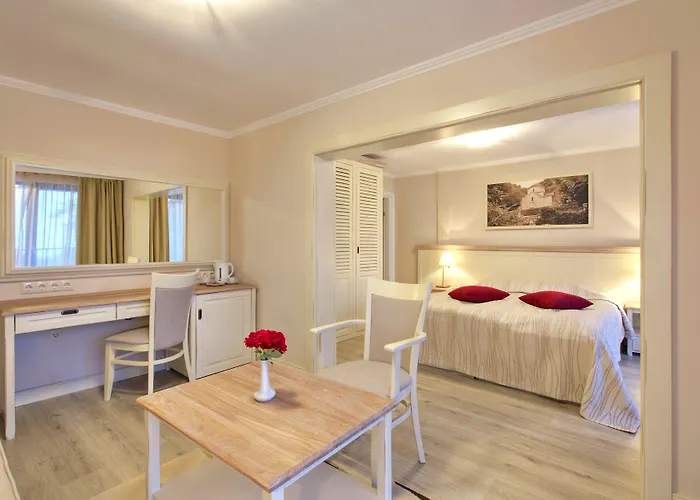 Hotel White Rock Castle &